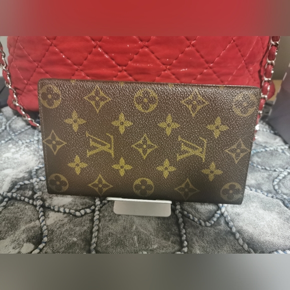 (sold off pm)100% Authentic LV Long Wallet - Picture 1 of 14